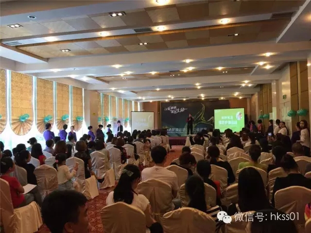 李橋博士，為大家?guī)?lái)一場(chǎng)頸部保養(yǎng)新革命